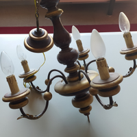 Lampadario in legno con 5 lampade a goccia