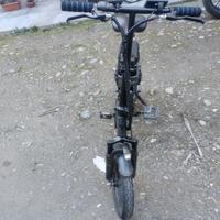 bici elettrica con acceleratore 