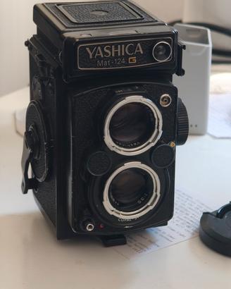 macchina fotografica biottica Yashica mat 124