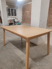 Tavolo in legno 140x90cm