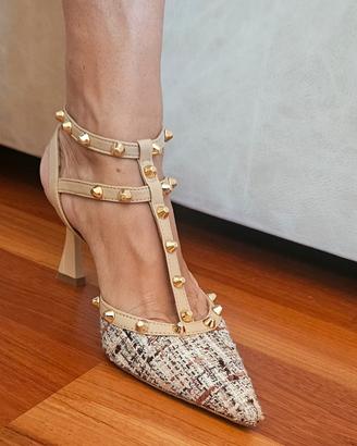 Eleganti scarpe col tacco