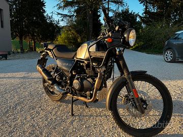 Royal Enfield Himalayan 411 nera
