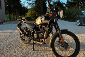 Royal Enfield Himalayan 411 nera