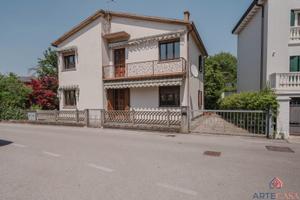 Casa singola da ristrutturare