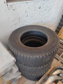 Pneumatici 215 75 r15 100s M + S