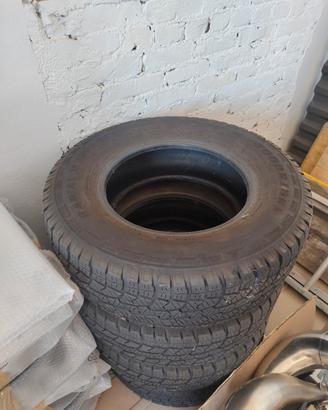 Pneumatici 215 75 r15 100s M + S