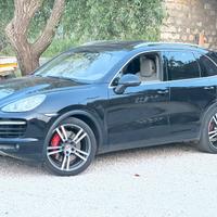 Porsche cayenne turbo s