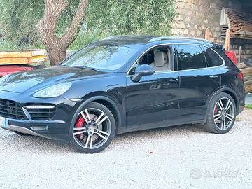 Porsche cayenne turbo s