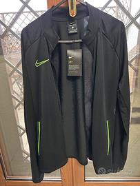 Tuta dry-fit Nike nuova