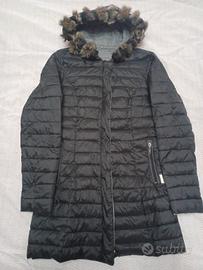 Piumino Leggero Nero con Cappuccio