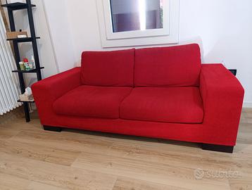 Divano tre posti rosso