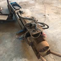 Cric idraulico con motore elettrico