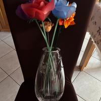 Vaso con fiori finti