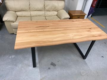 Tavolo faggio con piedi in ferro