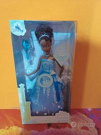 Bambola Tiana abito luminoso