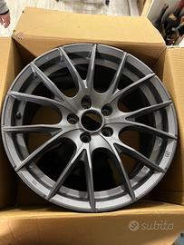 Cerchi in lega 18 pollici