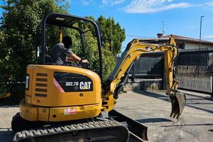 E245 - ESCAVATORE CATERPILLAR 302.7