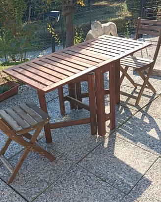 Tavolo e sedie 