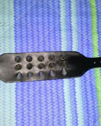 Braccialetto in pelle nera con borchie Heavy Metal