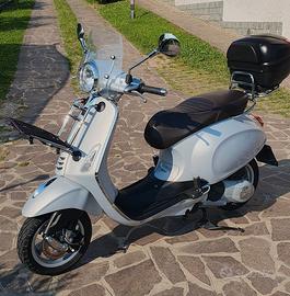 Piaggio Vespa Primavera 150 Touring