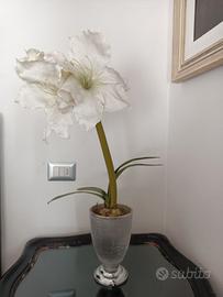 vaso soprammobile con orchidea