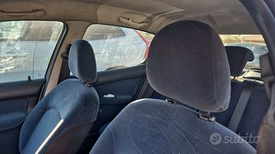 Poggiatesta Peugeot 206