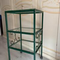 Mobile tv in ferro battuto