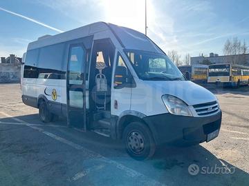 Iveco Daily (minibus)