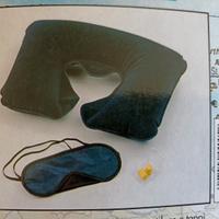 collare da viaggio+ mascherina mai usati