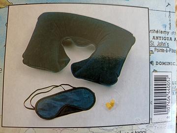 collare da viaggio+ mascherina mai usati