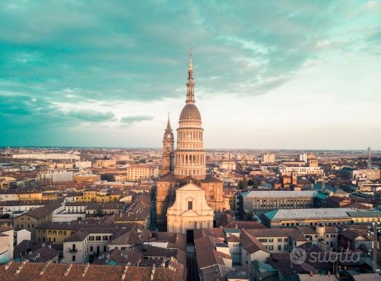 Stanza singola con balcone libera subito - Novara