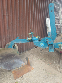 Aratro monovomero per trattore