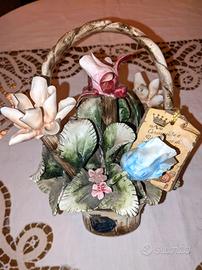 Cestino floreale Capodimonte