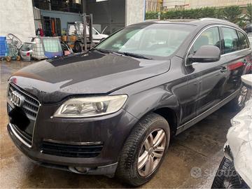 Audi Q7 ricambi