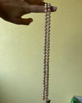 due collane di perle di Majorca 