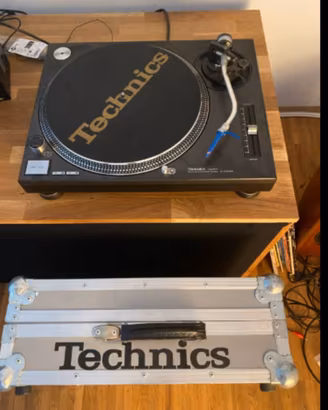 Technics SL-1210 MK2 