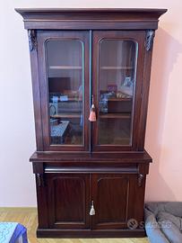 Vetrinetta antica