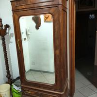 Armadio in noce fine 800 primi 900