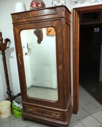Armadio in noce fine 800 primi 900