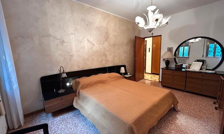 Ampio appartamento con garage e posto auto