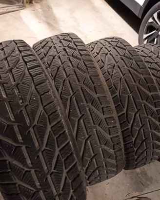 Pneumatici  invernali Tigar 215/60 R17 96H