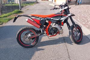 Moto Beta track 50