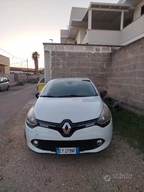 Auto sinistrata Renault Clio GPL