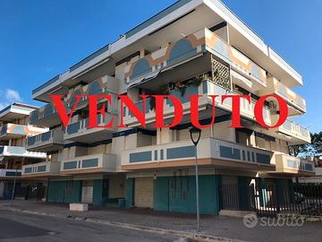 Bilocale al piano 4°/ sottotetto (via lucania)