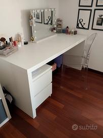 scrivania+cassettiera+ sedia