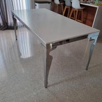 Tavolo soggiorno-pranzo
