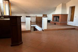 Appartamento con fondo e garage