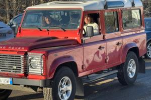 Land Rover Defender 110 2.4 TD4 Station Wagon SE