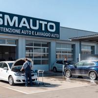 Servizio di manutenzione auto e lavaggio