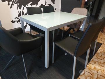 tavolo in vetro allungabile 